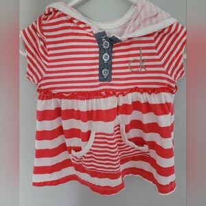 ❤️ HOST PICK ❤️ Calvin Klein 12m hooded tshirt